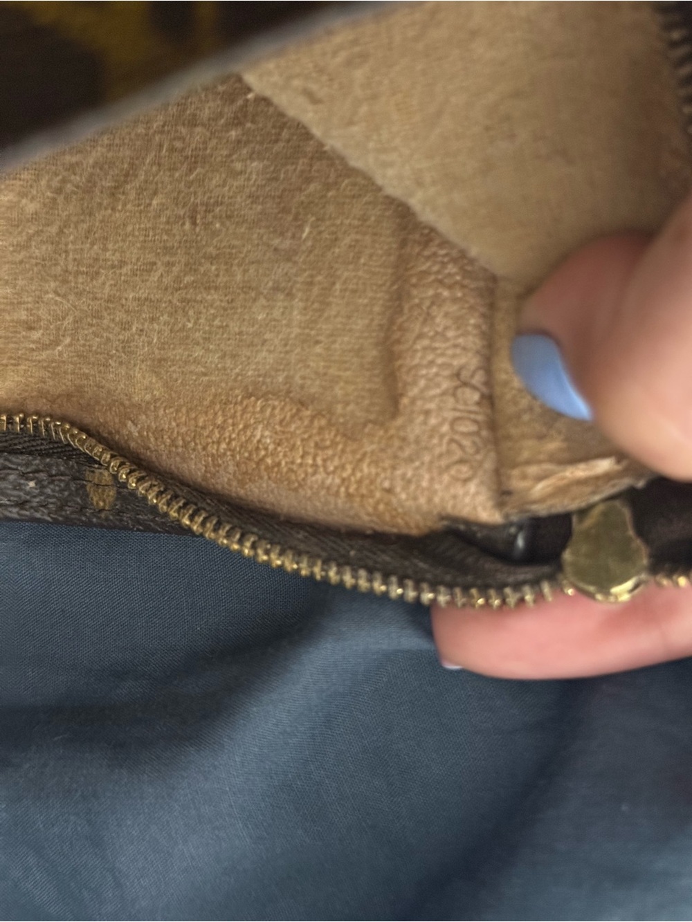 Louis Vuitton Toiletry Pouch 15 - Picture 3 of 4